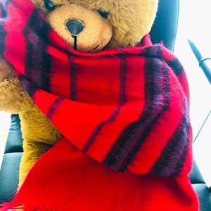 Beautiful 😻 Scarf 🧣 Warm & Elegant 😻 Perfect for the Holiday Season